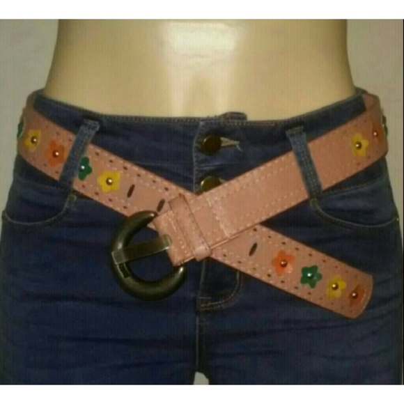 Tan Flower Belt - Picture 2 of 3